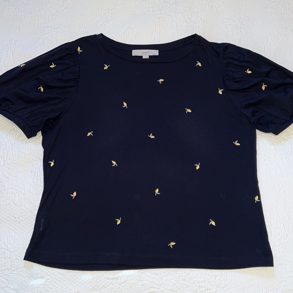 Ann Taylor LOFT navy tee with embroidered lemons NWOT